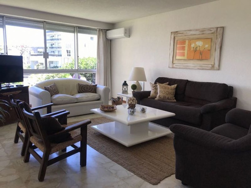 Venta De Apartamento 3 Dormitorios En Playa Mansa