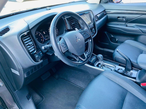Imagem 12 de 15 de Mitsubishi Outlander 2.0 16v Gasolina 4p Automático