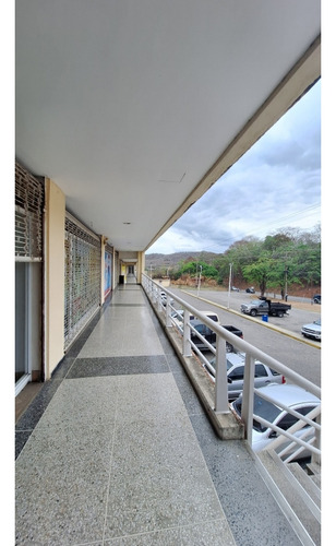 Se Alquila Local Comercial 18m2 Cc Expreso Del Tuy Charallave