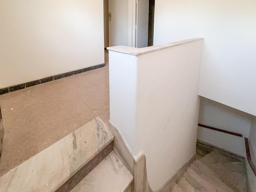 Casa 3 Dormitorios, Cocina Separada, Enorme Jardin, Abasto