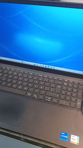 Laptop Dell Vostro 3530 Core I7 Ram 16gb Ssd 512gb W11p (Usado)