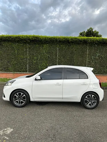 Nissan March 1.6 Aut Advance Full Equipo Blindaje 2 Plus
