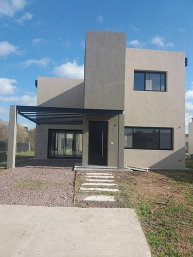 Venta - Casa En La Cañada De Pilar - Bayugar Negocios Inmobiliarios