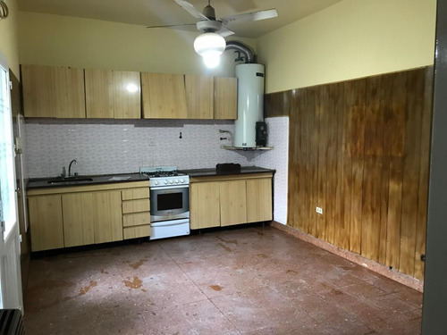 Imagen 4 de 10 de Alquiler - Ph 2 Amb. Con Patio - Al Frente - Sin Expensas