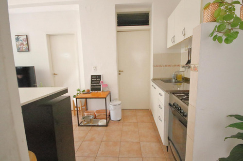 Lacarra 1178: Impecable 2amb. Patio De 5.80x3.30, Sin Exp.