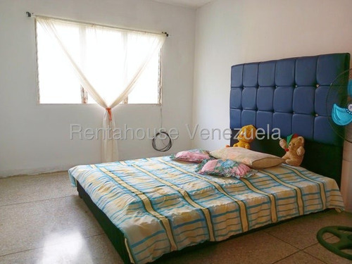 Yoselin Cabesas Vende Apartamento En La Mora 26-388 Yc