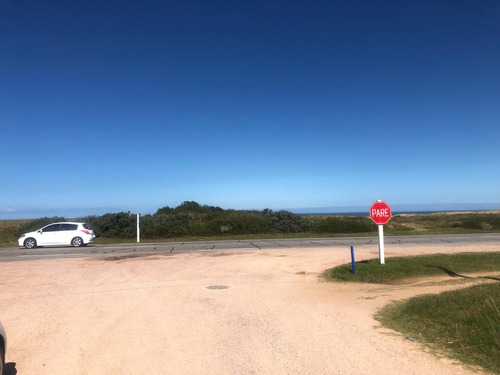 Gran Oportunidad !!! Primera Linea Con Vista Al Mar 