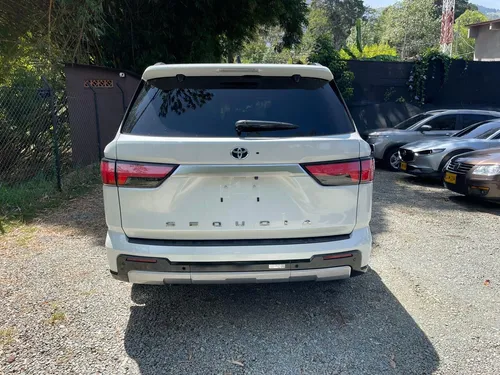 Toyota Sequoia 3.5 V6 Capstone