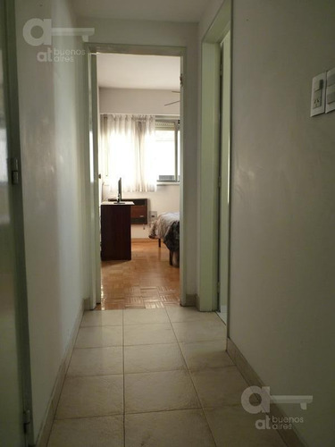 Caballito. Departamento 2 Ambientes Con Balcón. Alquiler Temporario Sin Garantías.