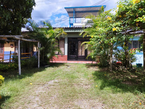 Hermosa Casa De Tres Pisos - Avenida Los Libertadores La Plata Huila