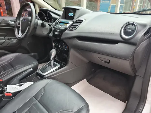 Ford Fiesta Titanium 1.6cc AT AA 4X2