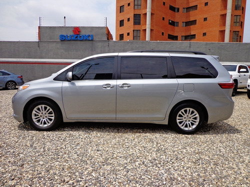 Imagen 8 de 14 de Toyota Sienna Xle 2016 4x2 Automático