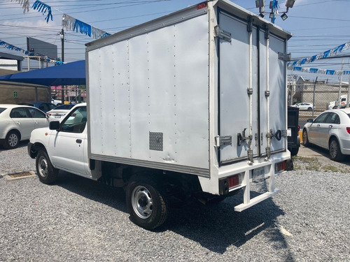 Imagen 8 de 14 de Nissan Np 300 2014 Caja Seca