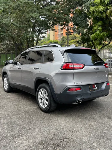 Jeep Cherokee 3.2 Longitude