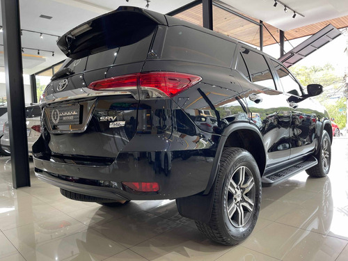 Imagem 7 de 13 de Toyota Hilux Sw4 2.7 Srv 7 Lugares 4x2 16v Flex 4p