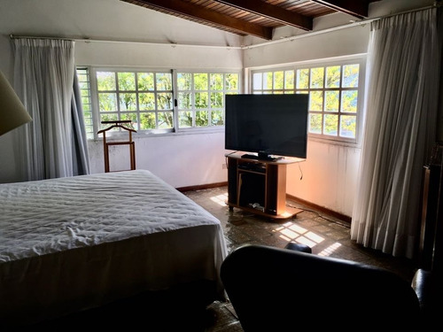 Imagen 16 de 24 de Se Vende Casa 450m2 5h+s/5b+s/4p Santa Paula 1460