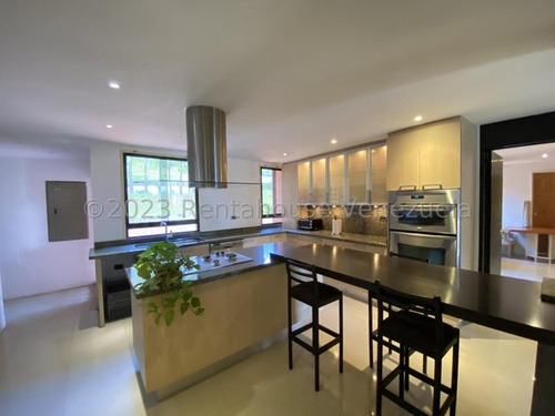 Apartamento De 351 M, En Alquiler En La Lagunita Country Club 25-18604