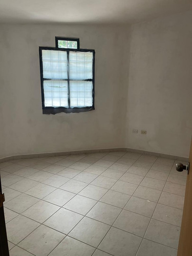 Apartamento Tipo Chalet, Ubicado En El Limón