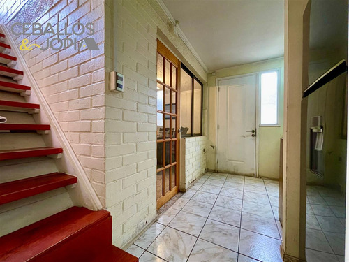 Casa En Venta De 2 Dorm. En Villa Alemana