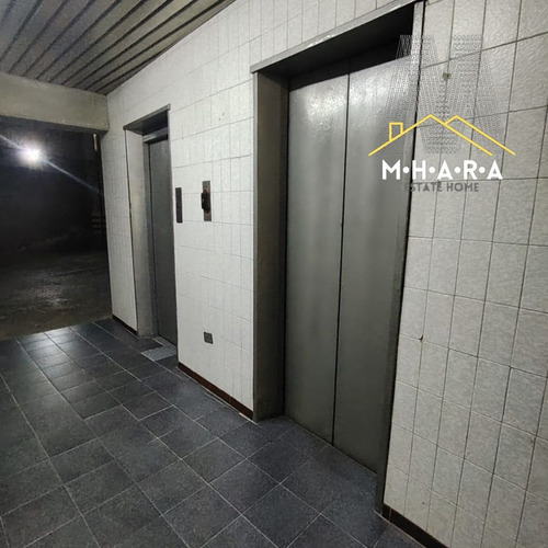Apartamento En Alquiler En La Guaira Con Piscina Y Vista Al Mar