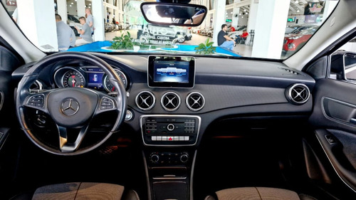 Mercedes-Benz Classe GLA 1.6 CGI STYLE 16V TURBO FLEX 4P AUTOMÁTICO
