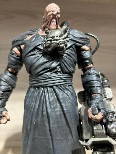 Nemesis Resident Evil 3 Action Figure