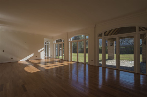 Exclusiva Casa En Lo Curro Con Precioso Jardín