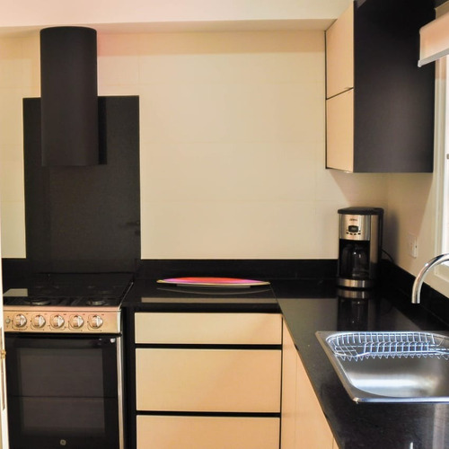 Varese! Edificio Maral 39! Dpto 2 Amb. Reciclado Y Equipado!