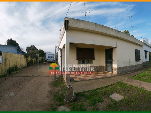 Venta De Casa Con Apartamento En Progreso, Canelones
