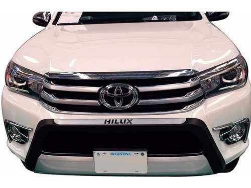Defensa Plástica Toyota Hilux 2016 Al 2018 Bicapa Laqueada
