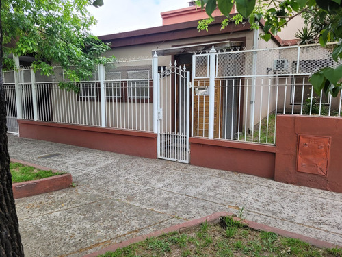 Casa 5 Ambientes Banfield Este C/ Garage 2 Plantas