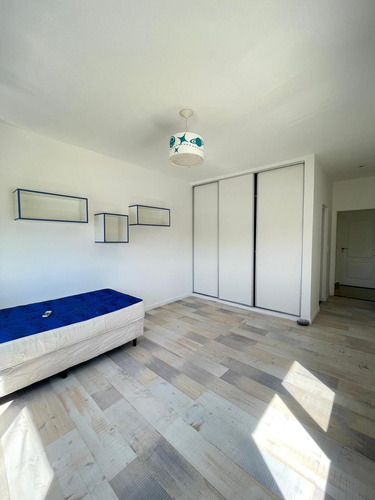 Casa En Alq. Anual - Santa Teresa, Villanueva - 5 Amb - A La Laguna Con Muelle