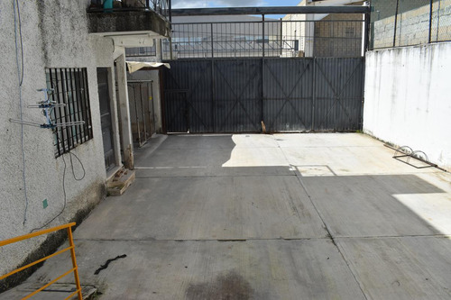 Se Vende Local En Cancún Tipo Showroom Con Bodega A Pie De Carretera C2703