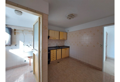 Imagen 7 de 14 de Departamento 4 Ambientes. Cochera. Balcón. Villa Urquiza.