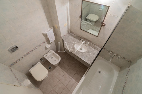 Venta Departamento 4 Ambientes Con Dependencia Con Dos Cocheras Dobles Y Baulera En Palermo
