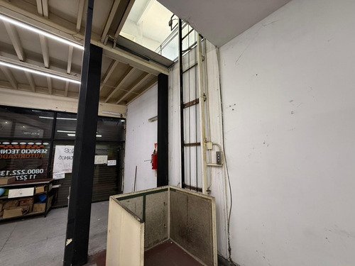 Amplio Local Comercial En Venta En Sarandi