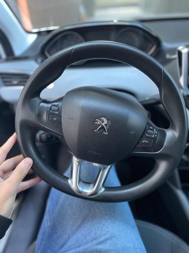 Peugeot 208 1.5 Allure Touchscreen
