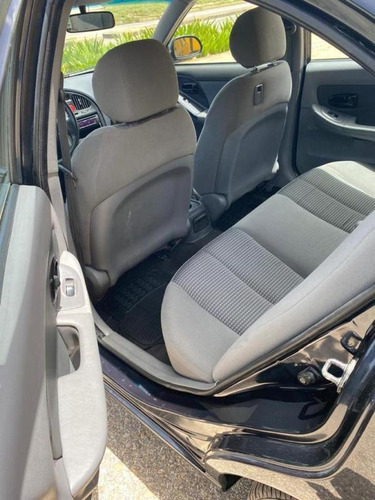 Hyundai Elantra Automático