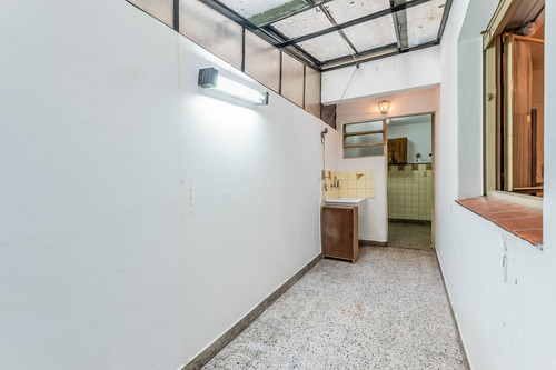 Venta 3 Amb. Patio. Apto Crédito Y Profesional. Caballito Norte.