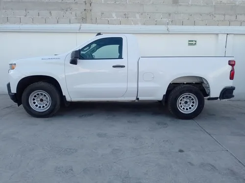 Chevrolet Silverado 4.3 V6 1500 WT Cabina Regular 4x2 At