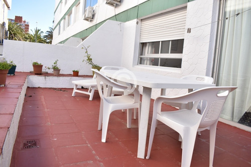 Frente A La Plaza De Los Artesanos Con Gran Terraza- Ref: 3518
