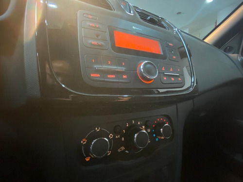 Imagen 12 de 23 de Renault Logan 2022 1.6 16v Life Varios Colores Entrega Os