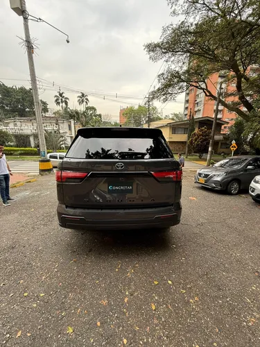Toyota Sequoia 3.5 V6 Sr5 4X4
