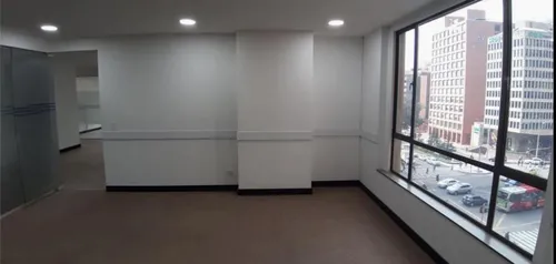 Oficina En Arriendo En Los Rosales. Cod A1038397