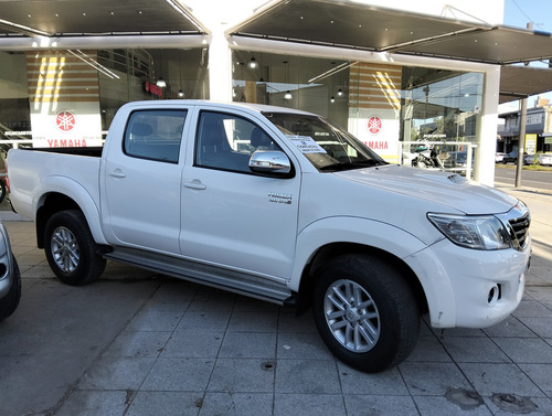 Toyota Hilux 4x2 C/d Srv 3.0 Tdi Cuero