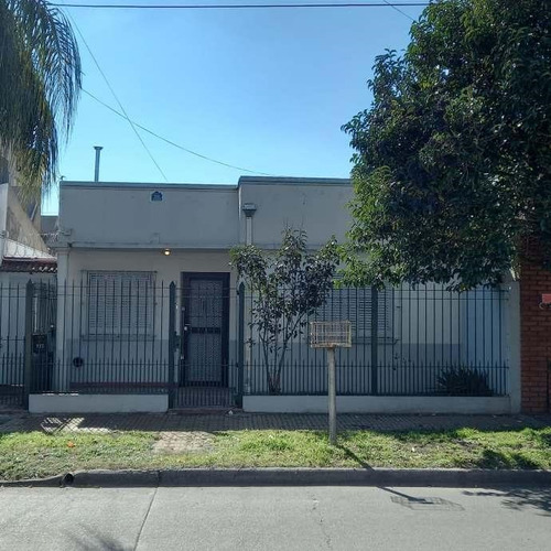 Casa  En Venta Ubicado En Bernal Oeste, Bernal, Quilmes