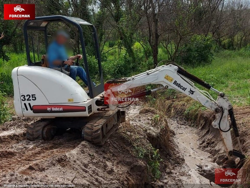 Imagem 6 de 8 de Mini-escavadeira Bobcat 325 Ref.208446