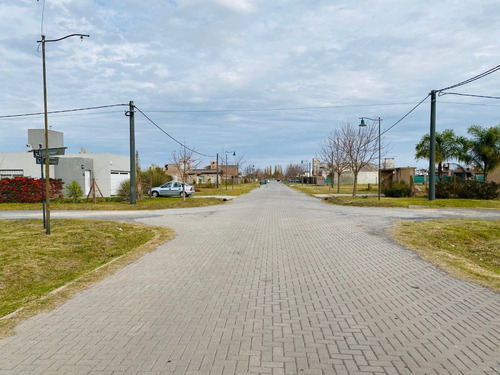 Venta Lote En Barrio Las Tardes - Roldan - Entrega Inmediata- Todos Los Servicios