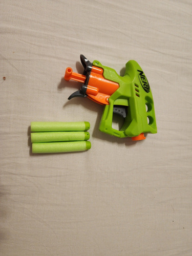 Nerf Nanofire Pistola Lanzadora Verde Con Accesorio