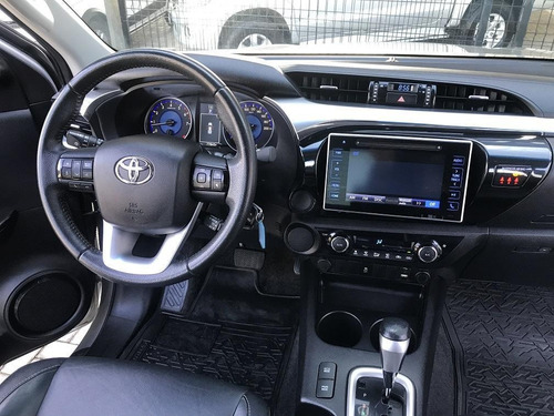 Imagem 8 de 13 de Hilux Srv 4x2 2.7 Flex Automtica 2017 Troco E Financio